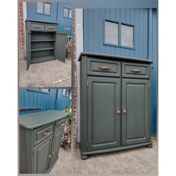 Army green kast met lederen...